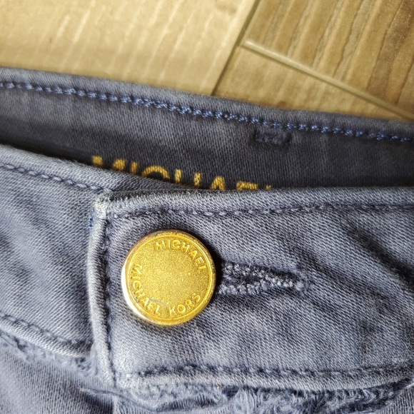 Michael Kors Studded Indigo Blue Raw Hem Women's Shorts Size 2 EUC - Picture 8 of 16